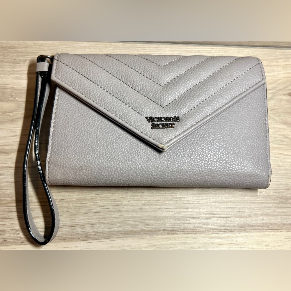 Victoria's Secret Gray Snap Closure Chevron Wristlet/Clutch Wallet